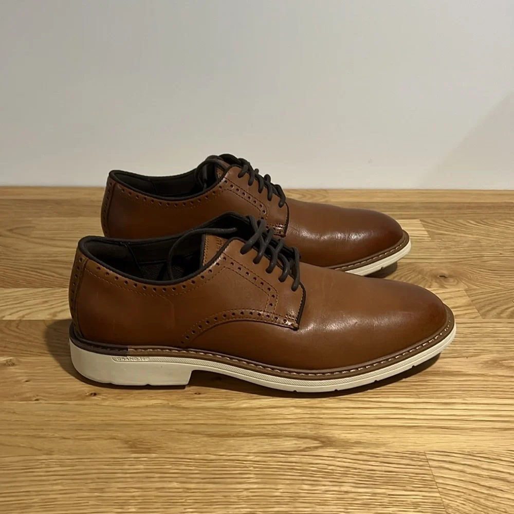 Brand new pair of men’s Cole Haan Go to plain toe Oxford size 9.5 - Picture 2 of 5
